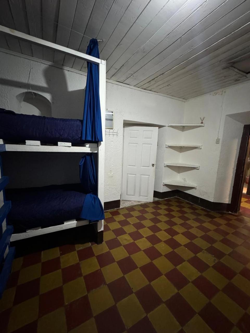 Kamazoztz Hostel And Travel 안티구아 과테말라 외부 사진