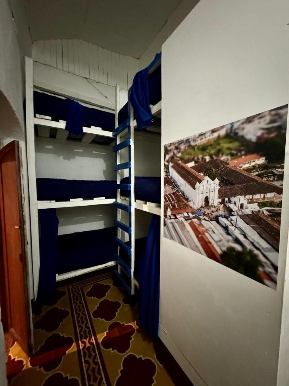 Kamazoztz Hostel And Travel 안티구아 과테말라 외부 사진